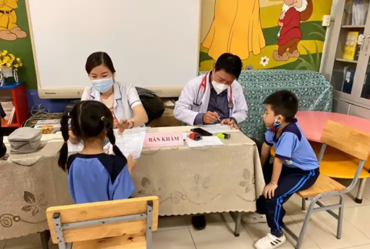 Năm 2025, 100% cơ sở giáo dục mầm non và phổ thông tại TP.HCM có nhân viên y tế chuyên trách