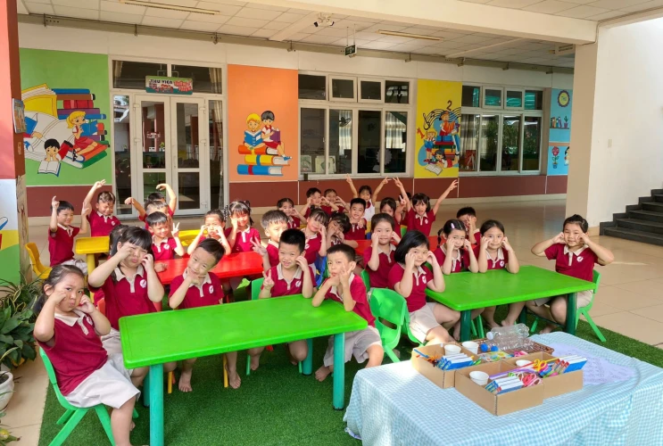 Khám Phá Khoa Học Qua Thí Nghiệm “Tàu Ngầm Trong Nước”