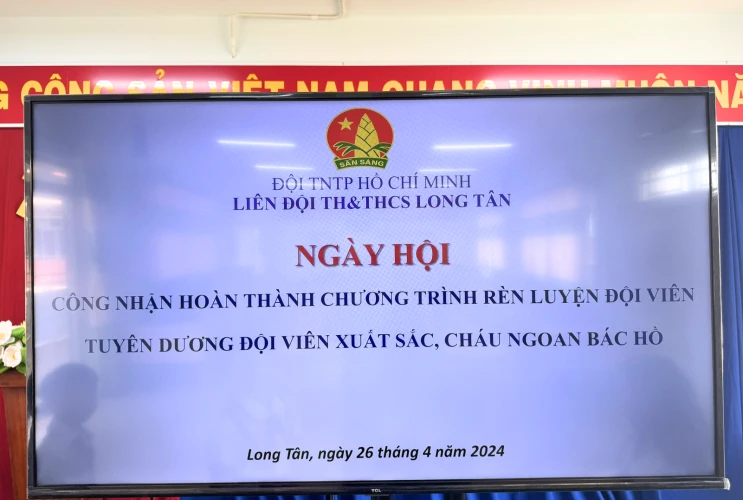 Ngày hội Công nhận hoàn thành chương trình rèn luyện đội viên, tuyên dương đội viên xuất sắc, Cháu Ngoan Bác Hồ