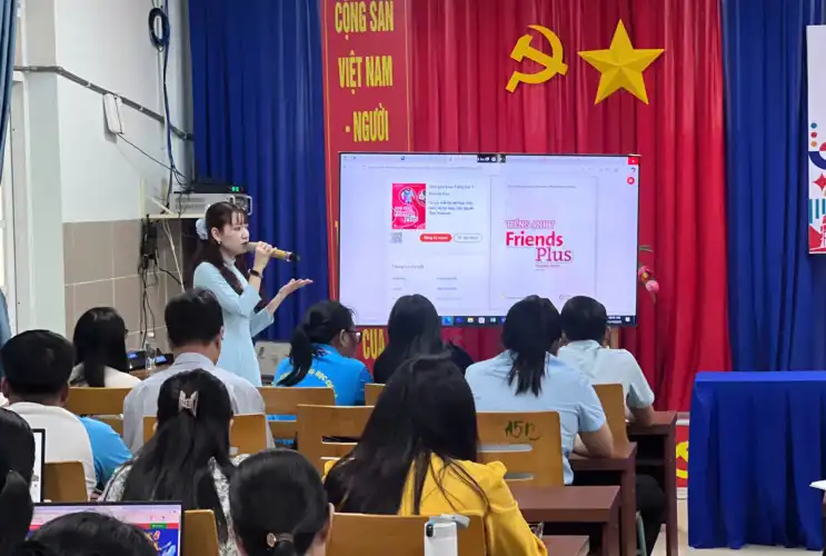 Trường THCS Bình Chuẩn Tổ Chức Tập Huấn Trực Tiếp Về Thư Viện Số DLib K12