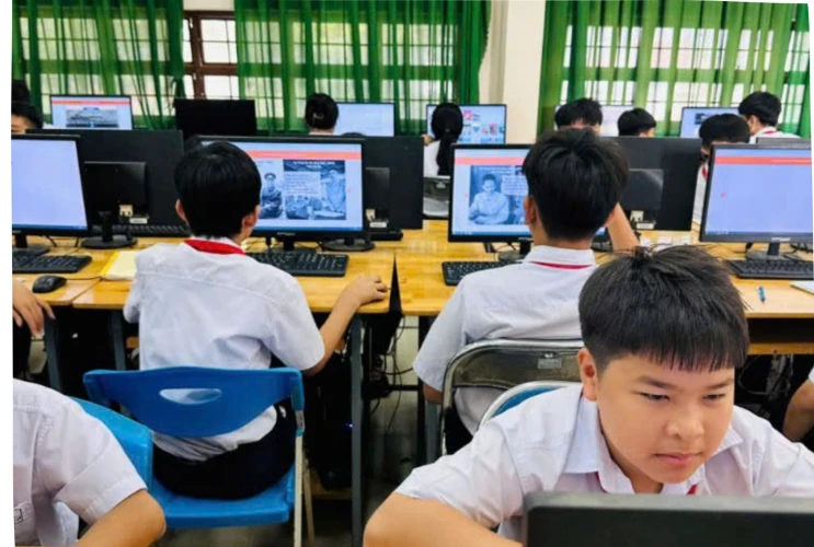 Khơi nguồn yêu nước và đam mê tri thức tại Trường THCS Định Hòa qua Tuần lễ Đọc sách cùng Thư viện số