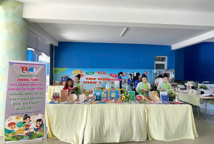 Dấu ấn Ngày Sách và Văn hóa đọc tại trường THCS Hòa Phú "Trang sách mở ra – Ước mơ bay xa"”