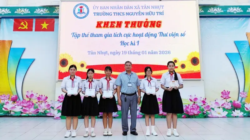 Trường THCS Nguyễn Hữu Trí Tuyên Dương 5 Tập Thể Lớp Tiêu Biểu Trong Khai Thác Thư Viện Số Học Kì I