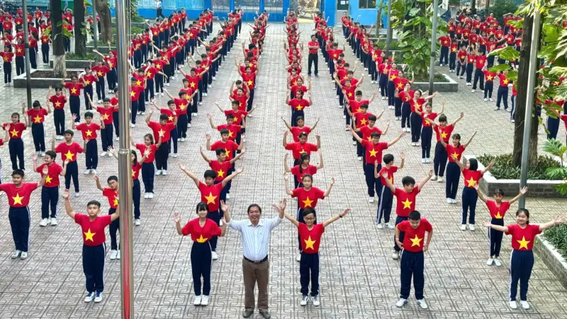 Học Sinh Trường THCS Nguyễn Viết Xuân Tỏa Sáng Trong Chương Trình Đồng Diễn Võ Nhạc Vovinam