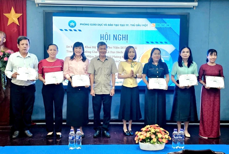 Phòng GDĐT TP.Thủ Dầu Một tổ chức Hội nghị Sơ kết triển khai Thư viện số DLib K12 và trao giải Tuần lễ Đọc Sách