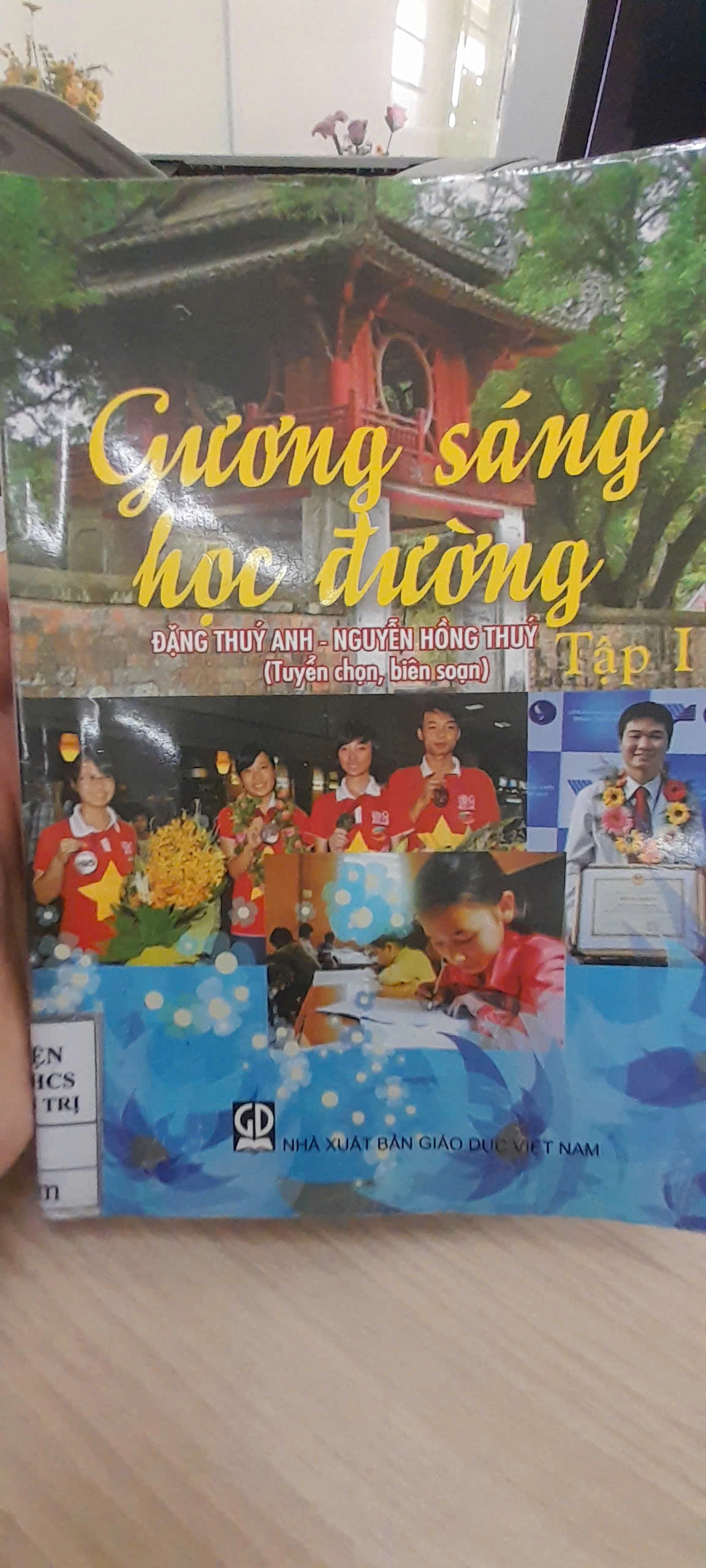 Gương sáng học đường : Tập 1