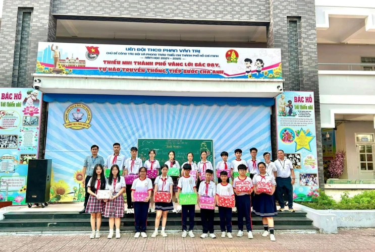 Sinh Hoạt Chủ Điểm Tháng 1 - Theo Bước Chân Những Người Anh Hùng