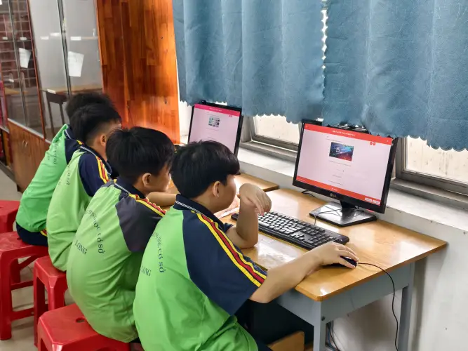 Học Sinh Trường THCS Phú Long Hăng Say Khám Phá Tri Thức Số Trong Tuần Lễ Đọc Sách 2026