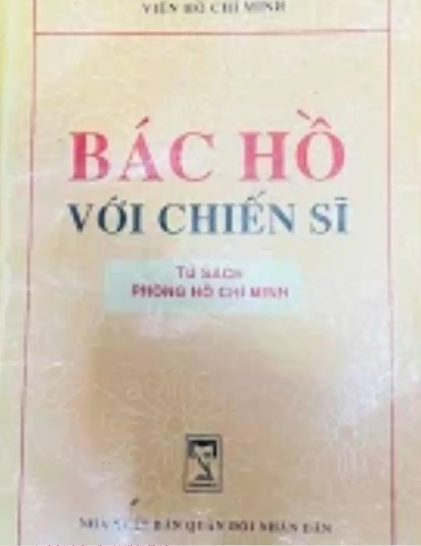 Bác Hồ với chiến sỹ