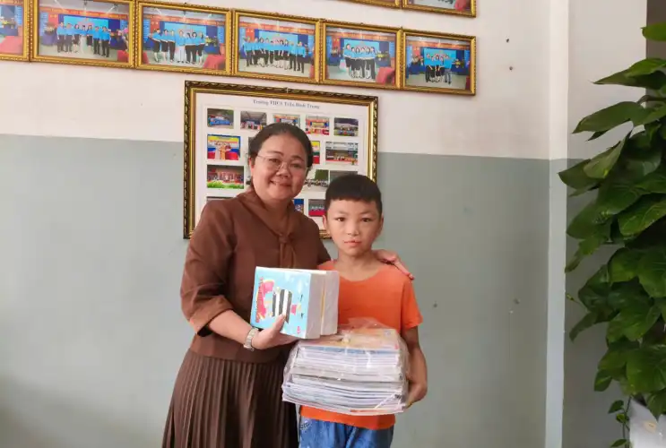 TIẾP TỤC LAN TỎA MÔ HÌNH “SÁCH QUÝ TẶNG BẠN” – CHIA SẺ TRI THỨC, GẮN KẾT YÊU THƯƠNG