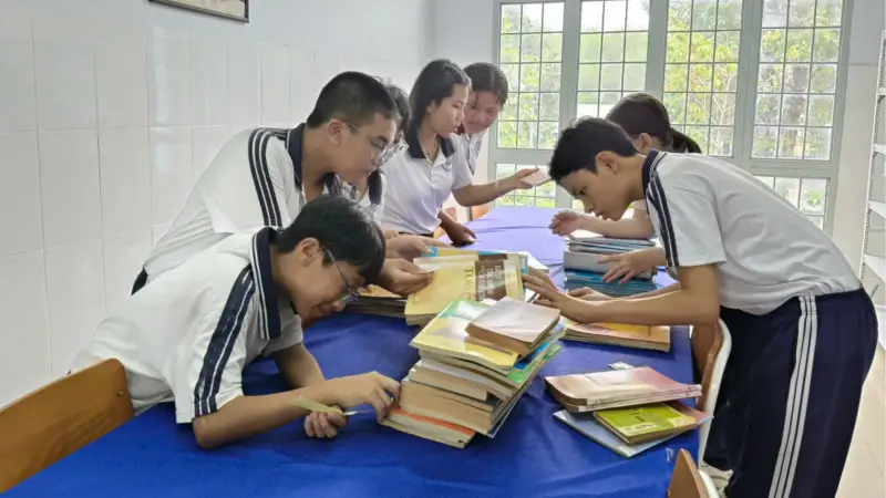 Tiết đọc thư viện Tháng 11 – Tôn sư trọng đạo: Hành trình nuôi dưỡng lòng biết ơn và tình bạn đẹp