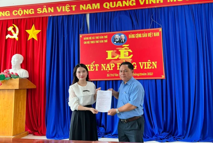 Lễ kết nạp Đảng viên mới