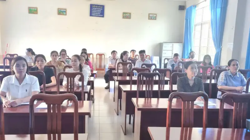 Tập Huấn Thư Viện Số DLib K12 Tại THCS Văn Lương: Bước Tiến Mới Trong Ứng Dụng Công Nghệ Giáo Dục