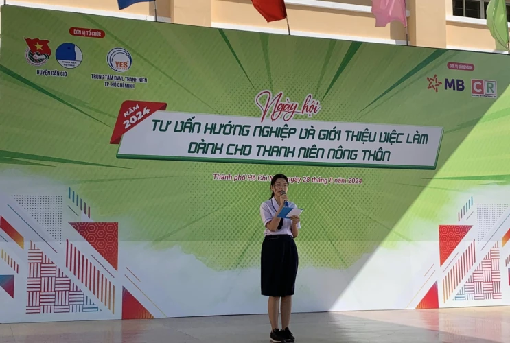 Đoàn Trường THPT Bình Khánh tổ chức hoạt động tư vấn, hướng nghiệp cho học sinh