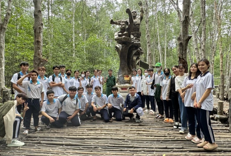 Hoạt động trải nghiệm thực tế tại Khu dự trữ sinh quyển rừng ngập mặn Cần Giờ