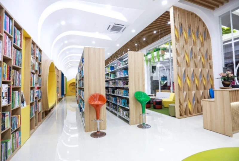 Thư viện đa màu sắc của Trường Quốc tế Á Châu