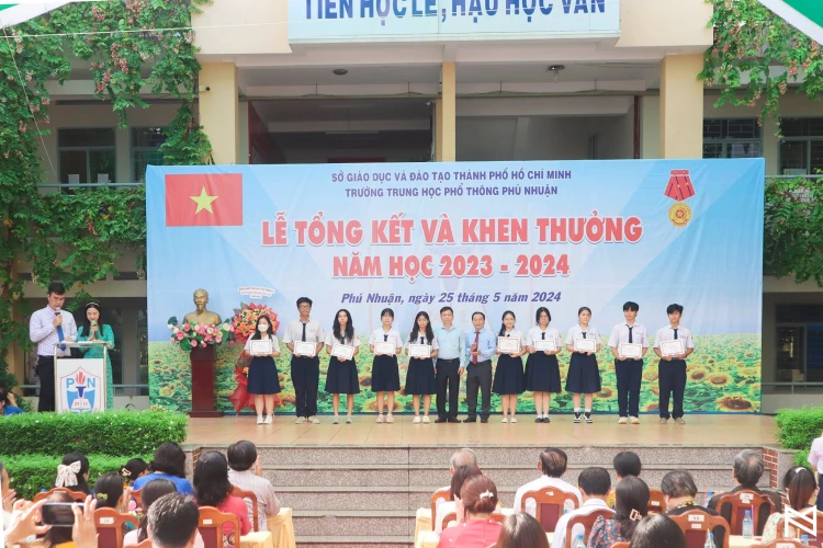 Lễ Tổng Kết Năm Học 2023 - 2024