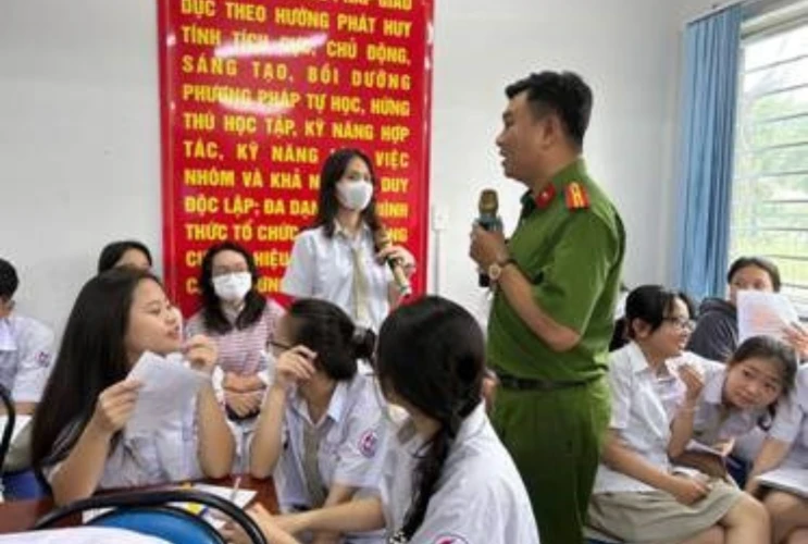Mô hình “Cổng trường An toàn Giao thông” tại trường THPT Tân Phong