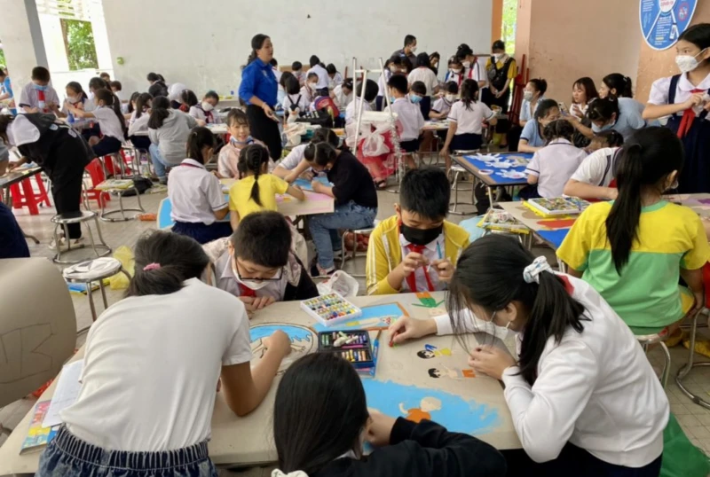 Các hoạt động hướng về biển đảo