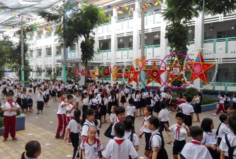 Hội thi “Trang trí lồng đèn đẹp” và Đêm hội trăng rằm