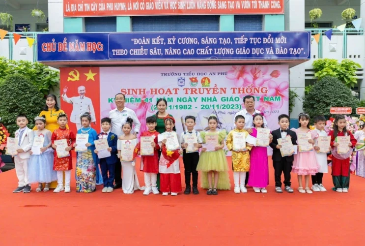 Tổ chức hội thi - Chào mừng kỉ niệm 41 năm Ngày Nhà Giáo Việt Nam (20/11/1982 - 20/11/2023)