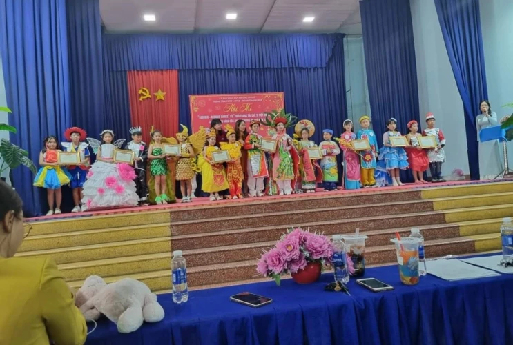 Cuộc thi: “Thời trang tái chế“ Khối tiểu học