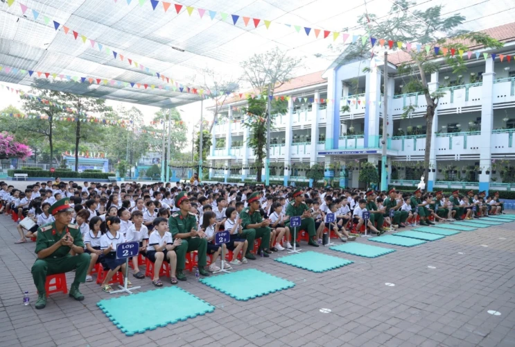 Tổ chức tuyên truyền kỷ niệm 79 năm ngày thành lập quân đội nhân dân Việt Nam (22/12/1944 - 22/12/2023)
