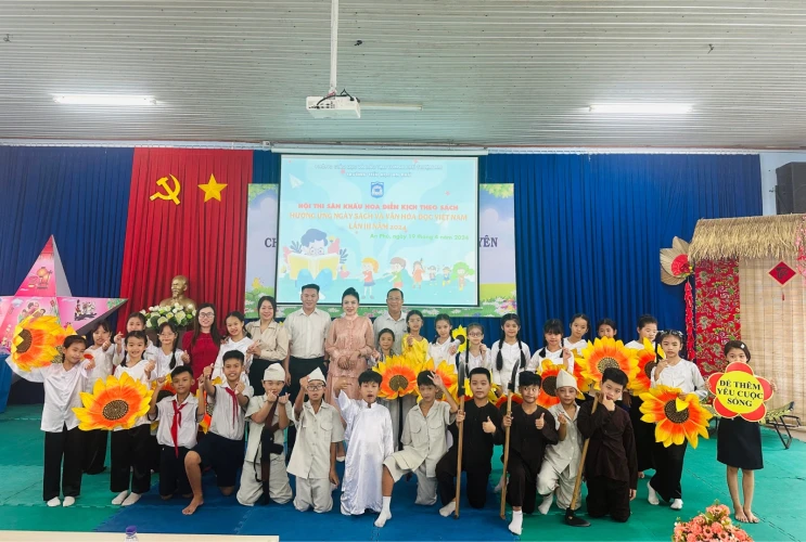 Chào mừng ngày Sách và văn hóa đọc 21/4/2024