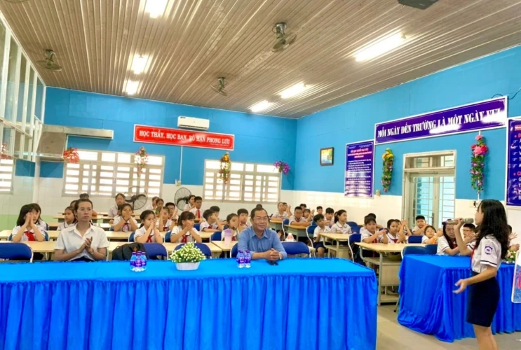 Liên hoan cháu ngoan Bác Hồ