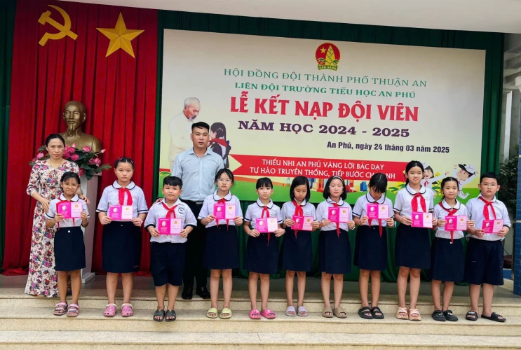 Lễ Kết nạp Đội viên - Ngày hội công nhận hoàn thành Chương trình Dự bị đội viên