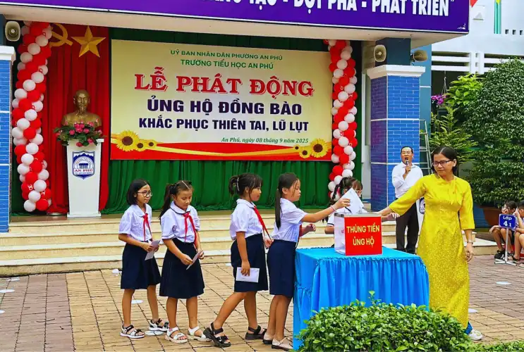 Một mái trường – Triệu trái tim cùng hướng về miền lũ