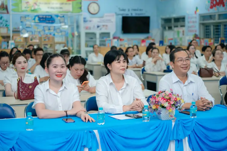 Họp mặt Kỷ niệm 43 năm Ngày Nhà giáo Việt Nam (20/11/1982 - 20/11/2025)