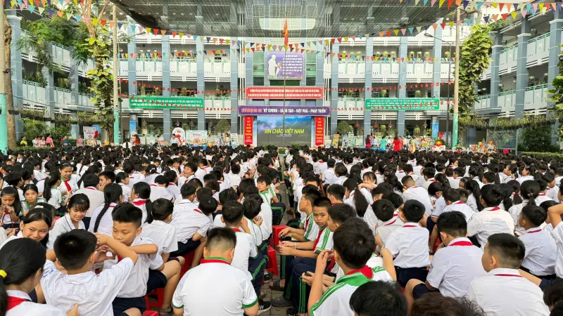 RỘN RÀNG LỄ HƯỞNG ỨNG NGÀY SÁCH VÀ VĂN HÓA ĐỌC VIỆT NAM TẠI TRƯỜNG TIỂU HỌC AN PHÚ