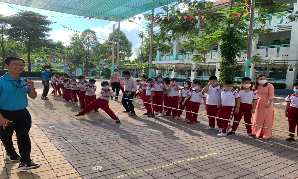 Tổ chức trò chơi dân gian cho các lớp