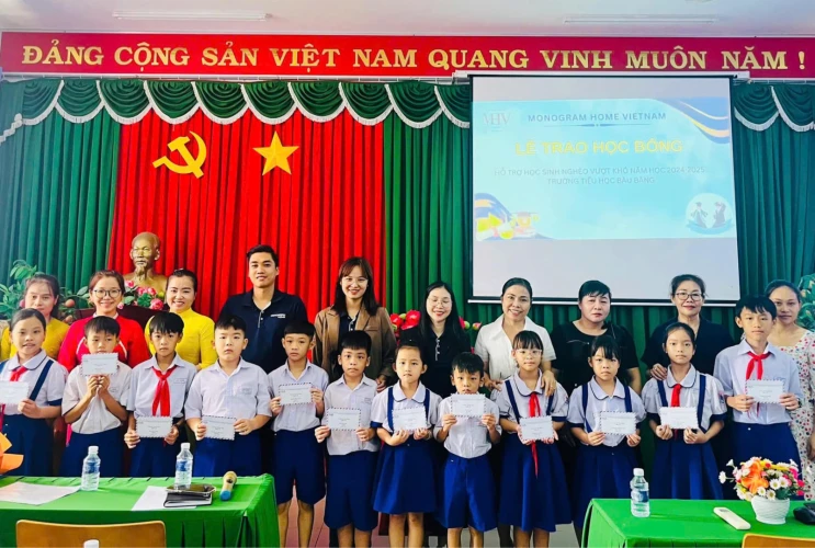 Công ty Monogram Home VietNam trao tặng 20 phần học bổng cho 20 em học sinh có hoàn cảnh khó khăn