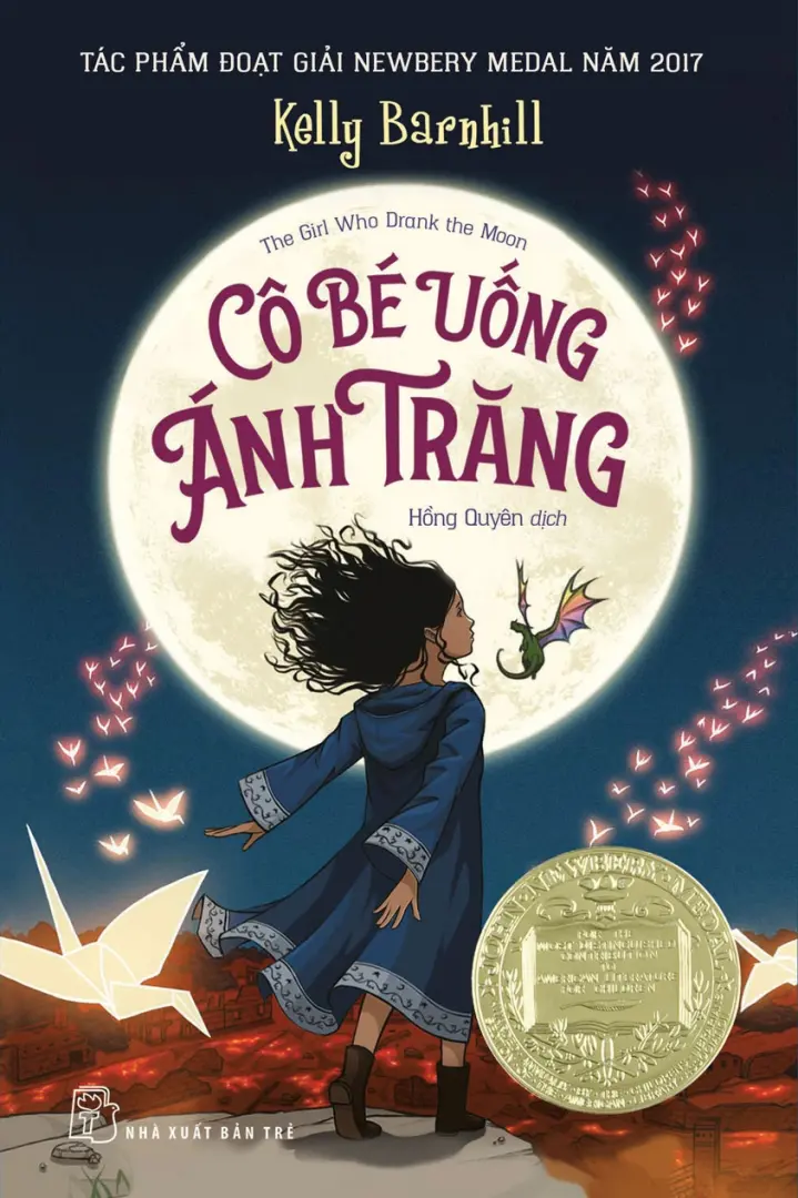 Cô bé uống ánh trăng