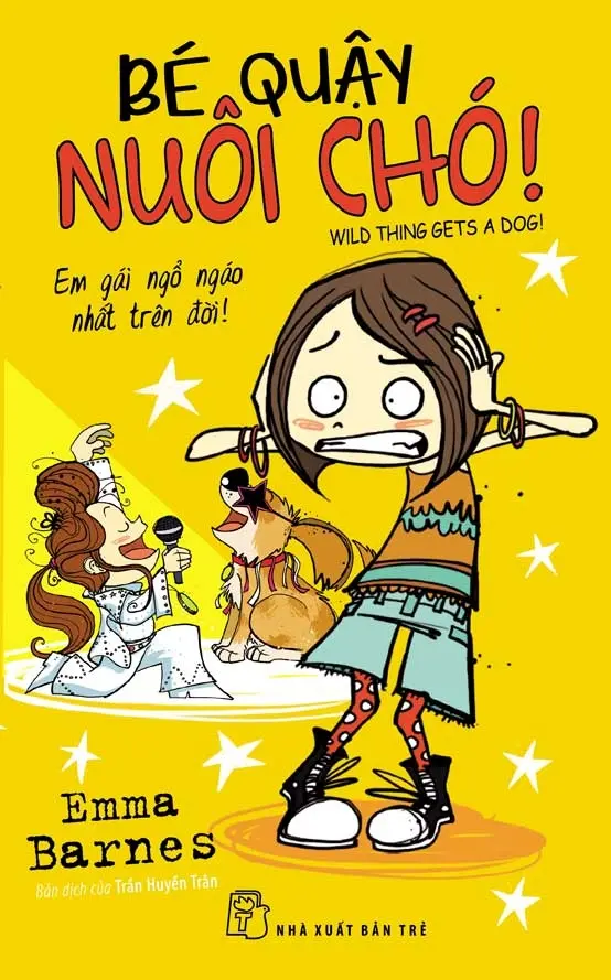 Bé quậy nuôi chó