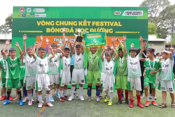 TP. Hồ Chí Minh phát hiện tài năng trẻ thông qua bóng đá học đường