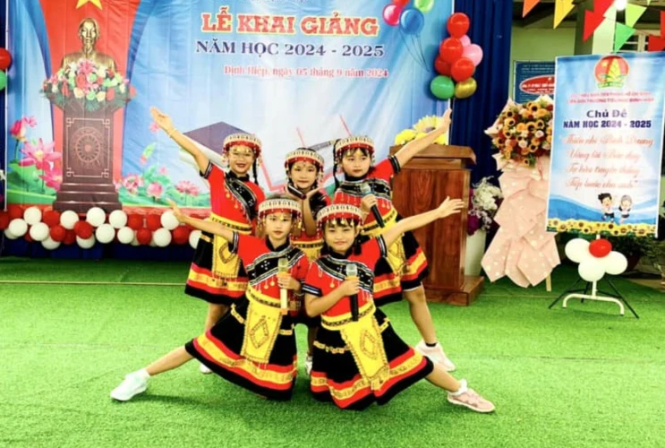 Từng bừng tổ chức lễ khai giảng năm học mới 2024-2025