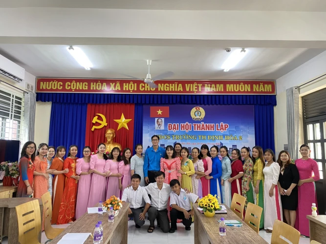 Thành lập công đoàn cơ sở Trường Tiểu học Định Hòa 2