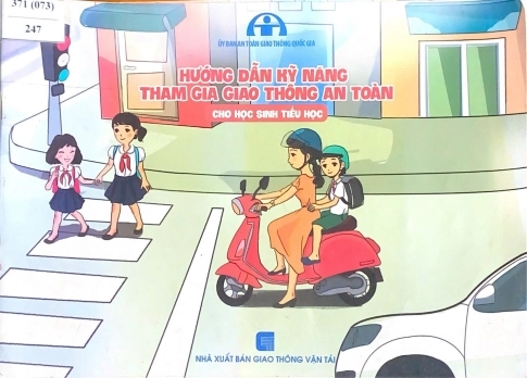 Hướng dẫn kỹ năng tham gia giáo thông an toàn cho học sinh tiểu học