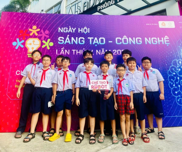 Bứt phá ngoạn mục – Tiến thẳng vào chung kết lập trình!