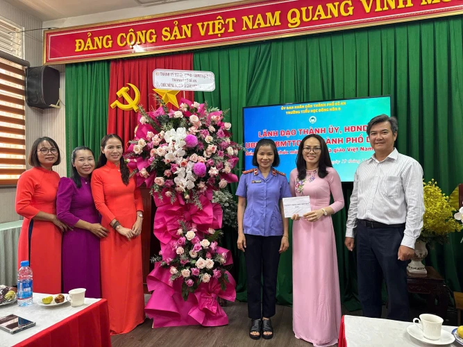 Tiểu học Đông Hòa B trang trọng đón tiếp lãnh đạo Thành Uỷ, HĐND, UBND, UBMTTQVN Thành phố Dĩ An đến thăm