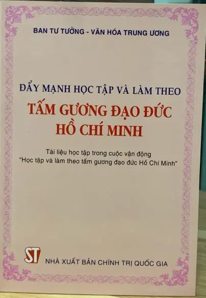 Đẩy mạnh học tập và làm theo tấm gương đạo đức Hồ Chí Minh