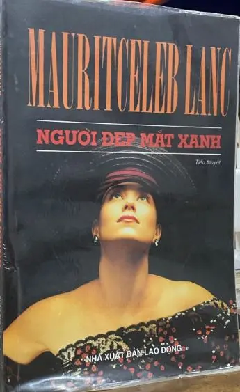 Người đẹp mắt xanh