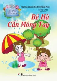 Bé Hà cắn móng tay