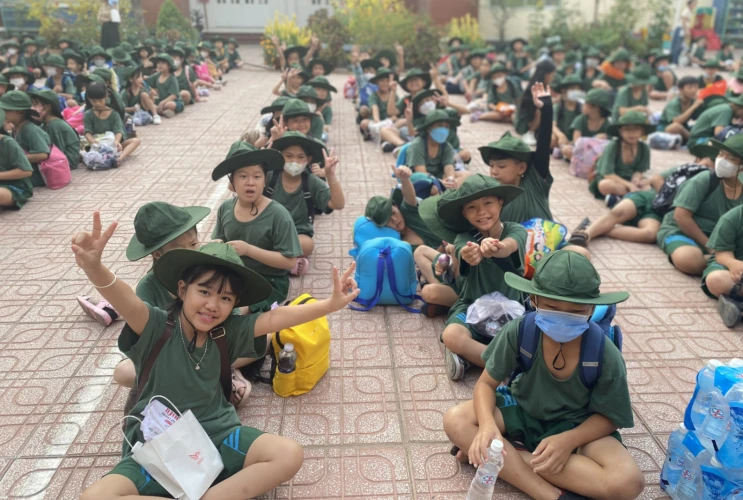 Trường Tiểu học Kim Đồng tổ chức hoạt động “Học kì quân đội – một ngày em tập làm chiến sĩ"