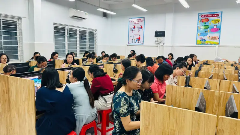Tập huấn Thư viện số DLib K12 tại Trường Tiểu học Lê Hoàn