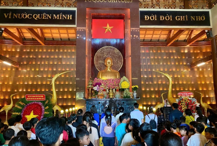 Hành trình "Du lịch học sử"