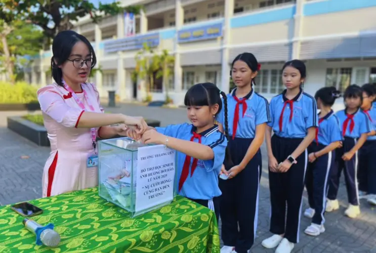 Phát động chương trình “Nụ cười hồng – Cùng bạn đến trường” năm học 2025-2026